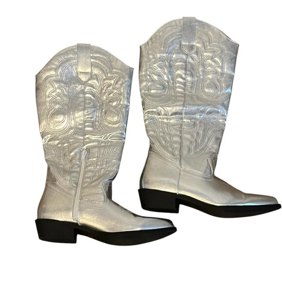 Amazon Shoes - NEW-Silver Metallic Low Heeled Cowboy Boots Size: 9